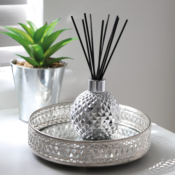 Silver Glass Reed Diffuser & 50 Black Fibre Reeds Silver Glass Reed Diffuser & 50 Black Fibre Reeds