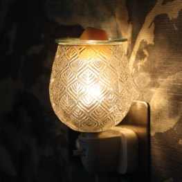 Wax Melter Plug In - Clear Glass Leaf 12cm Wax Melter Plug In - Clear Glass Leaf 12cm