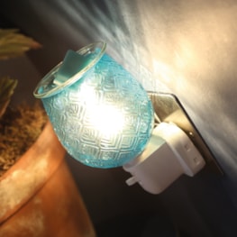 Wax Melter Plug In - Teal Glass Leaf 12cm Wax Melter Plug In - Teal Glass Leaf 12cm