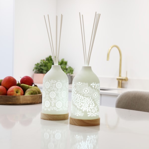 LED Ceramic Reed Diffuser Floral 19cm LED Ceramic Reed Diffuser Floral 19cm