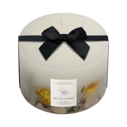 Lemon, Neroli & Cedarwood Candle by French Connection 1.5Kg Lemon, Neroli & Cedarwood Candle by French Connection 1.5Kg