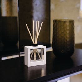 Lemongrass & Ginger Diffuser by French Connection 100ml Lemongrass & Ginger Diffuser by French Connection 100ml