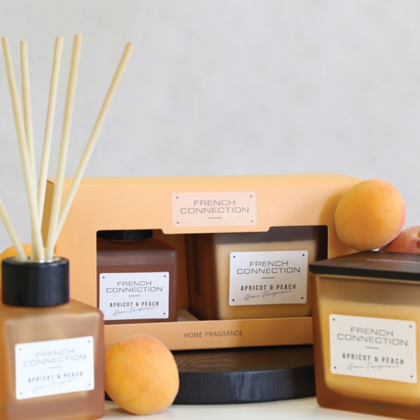 Apricot Peach Candle & Diffuser Gift Set by French Connection 100ml/220g Apricot Peach Candle & Diffuser Gift Set by French Connection 100ml/220g