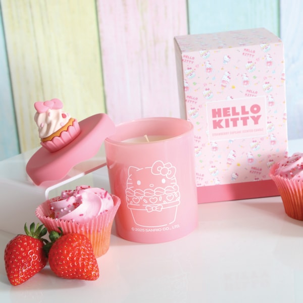 Hello Kitty Strawberry Cupcake Candle 213g Hello Kitty Strawberry Cupcake Candle 213g