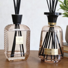 Woodbridge 1000ml Reed Diffuser – Oud Wood