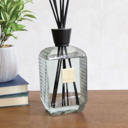 Woodbridge 800ml Reed Diffuser – Lotus & Jasmine Woodbridge 800ml Reed Diffuser – Lotus & Jasmine