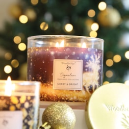 Merry & Bright Wax Tumbler Candle Jar by Woodbridge 410g Merry & Bright Wax Tumbler Candle Jar by Woodbridge 410g