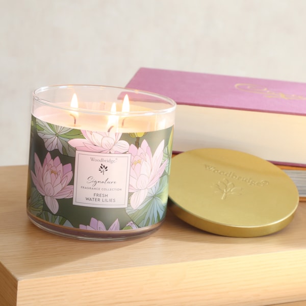 Fresh Water Lilies Wax Tumbler Candle Jar by Woodbridge 410g
